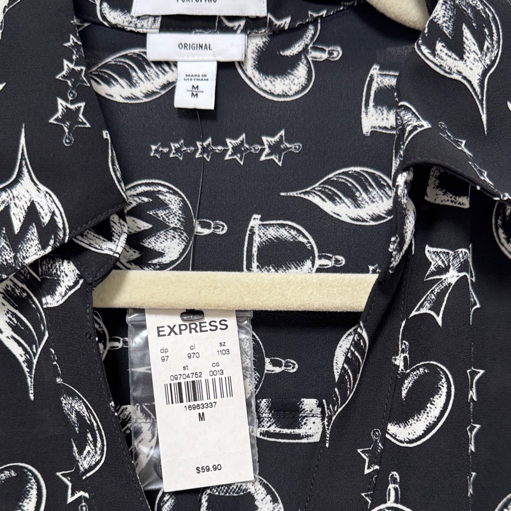 Express Black and White Festive Blouse - Picture 4 of 4